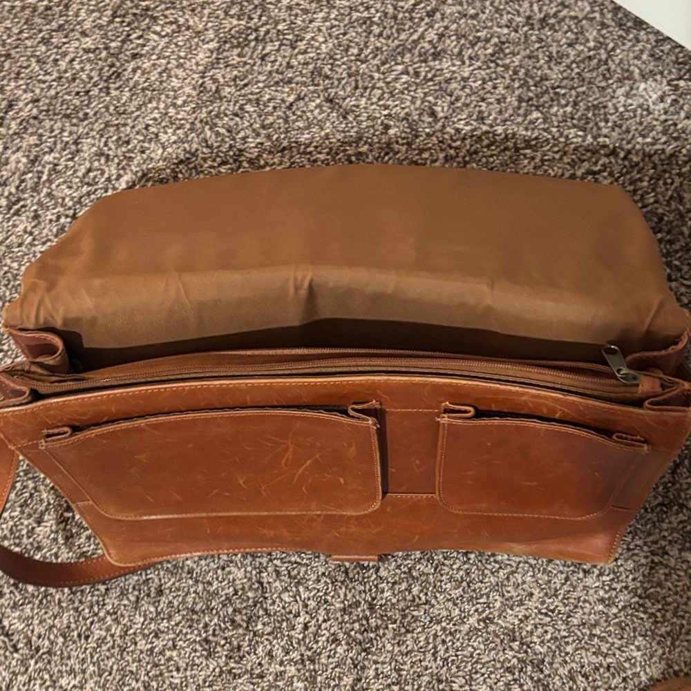 Classic Brown Leather Messenger Bag - Picture 8 of 12